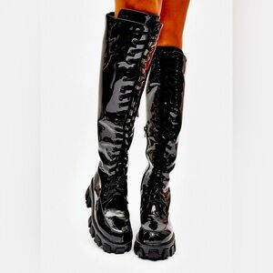 EXCISION KNEE HIGH BOOTS size 10 Azalea Wang